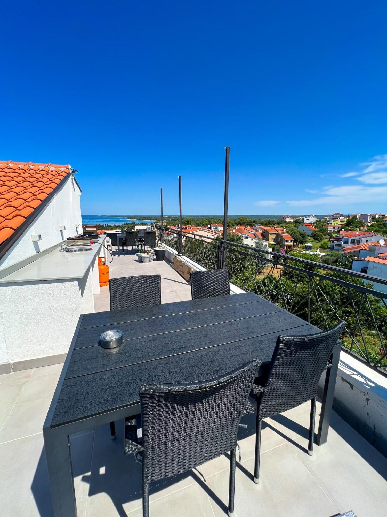 Apartments Korana Pula Exterior photo